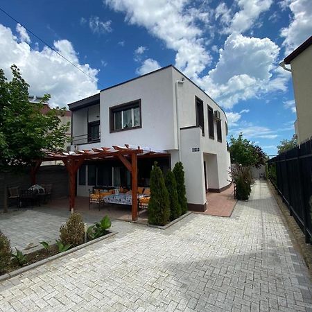 Vila Ammos Mamaia 120 Metri De Plaja Navodari Exterior photo